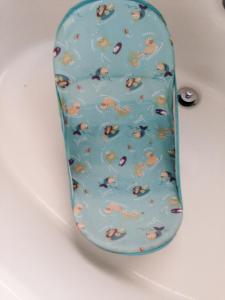 The Summer Infant baby bather is what I recommend to all mamas who think that the infant bathtub is a pain. (To each his own!!)