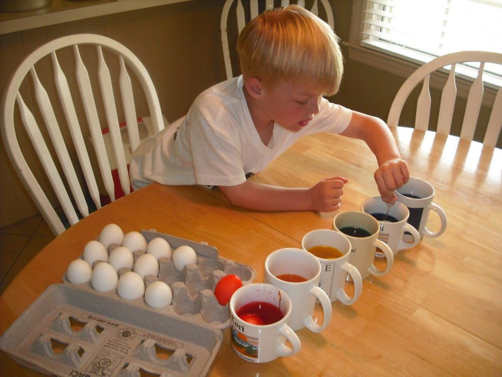 A Family Tradition :: Dyeing Easter Eggs | Columbia SC Moms Blog 
