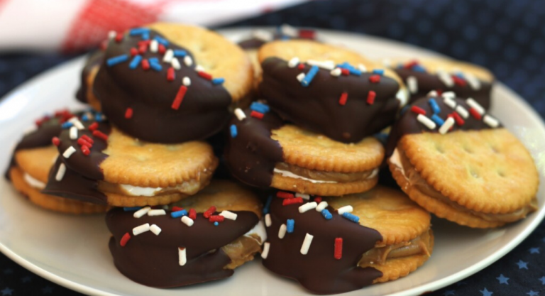Cooking With Kids for the 4th of July :: Chocolate Fluffernutter Sandwich Treats
